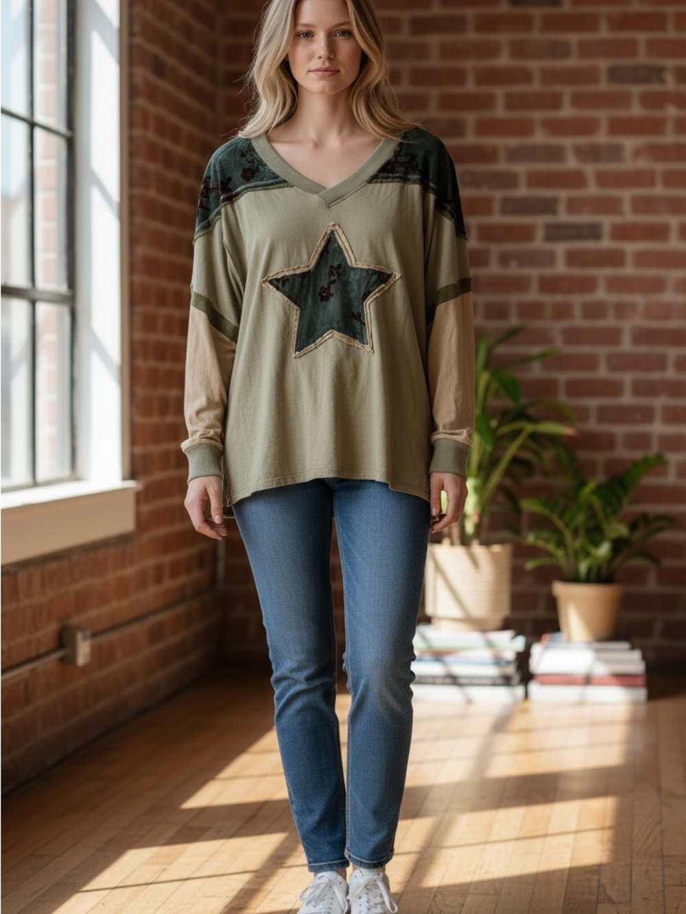 Olive Star V-Neck Pullover Hoodie - Women